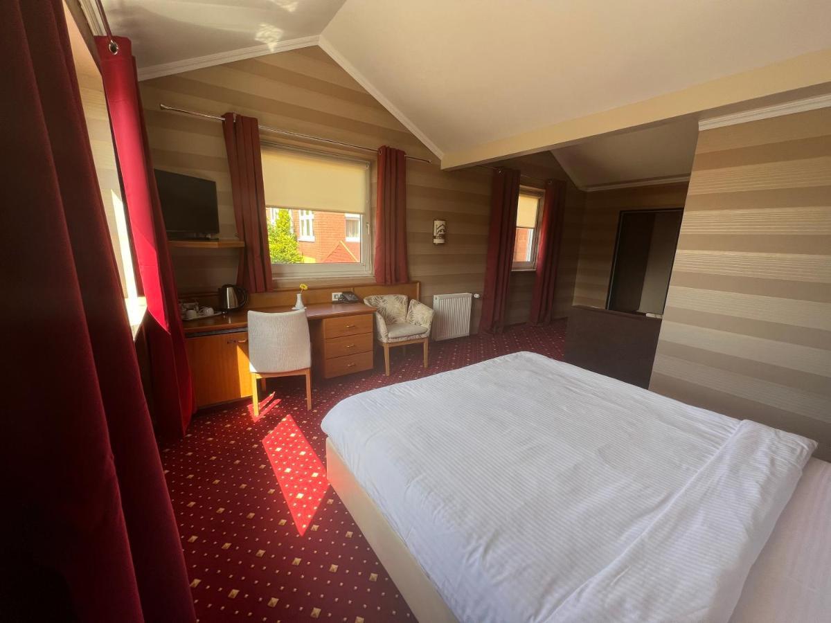 Fergana Uebersee Hotel Μπρέμερχαφεν Εξωτερικό φωτογραφία