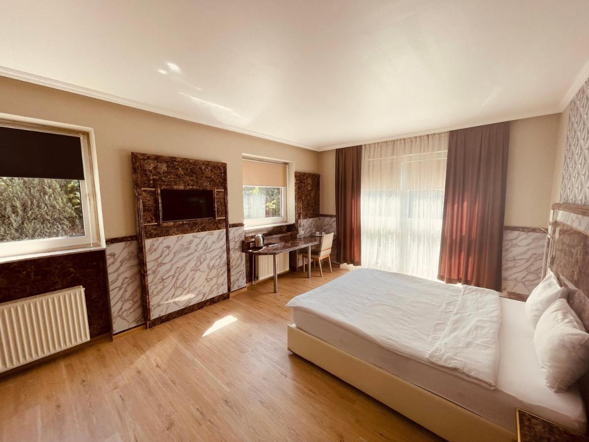 Fergana Uebersee Hotel Μπρέμερχαφεν Εξωτερικό φωτογραφία